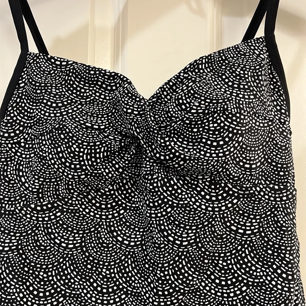 Merona ladies swim top - Picture 2 of 4